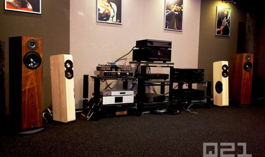 Odsłuchy kolumn Boenicke W8 i Kudos Super 20 w salonie Q21 z Pabianic