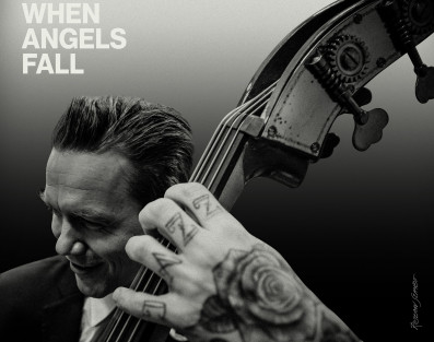  "When Angels Fall", czyli Wojtek Mazolewski gra Komedę 