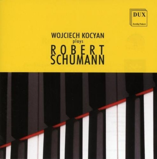 Plays Robert Schumann