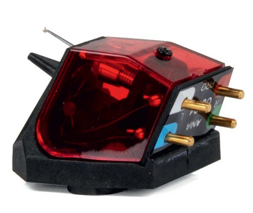 Rega od dawna oferuje swoim klientom apgrejdy gramofonów, jednym z najskuteczniejszych sposobów na poprawę brzmienia jest wymiana wkładki.