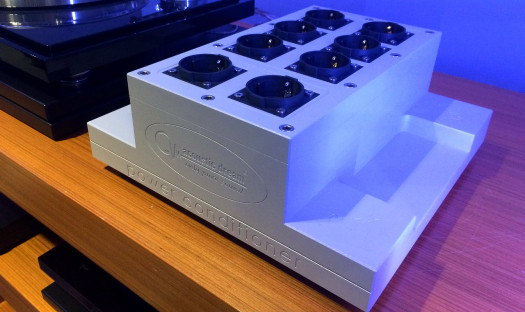 Prezentacja kondycjonerów i kabli sieciowych w salonie Hi-Ton Home Of Perfection w Warszawie