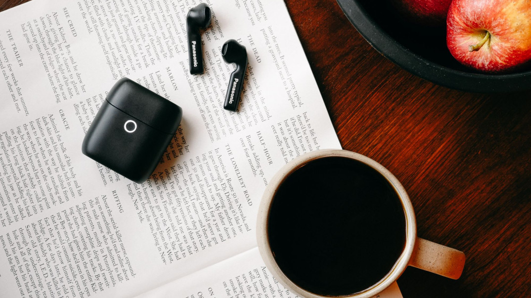 Nowe słuchawki douszne Panasonic RZ-B100W