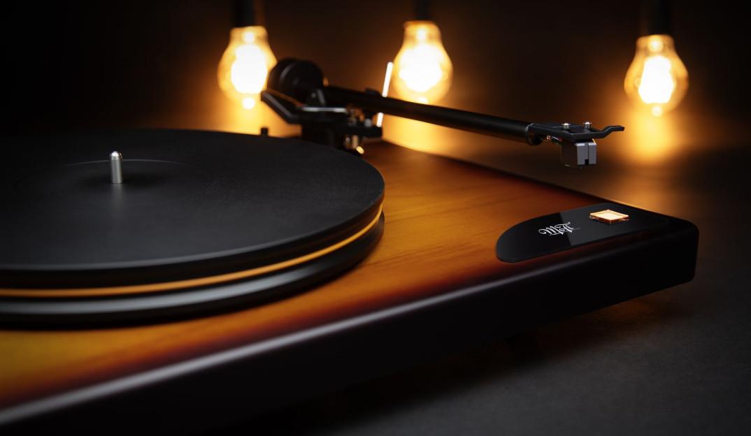 Gramofon MoFi x Fender American Vintage Turntable, czyli rock i analog