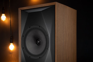 Kolumny podstawkowe MoFi SourcePoint 10 w wersji Master Edition