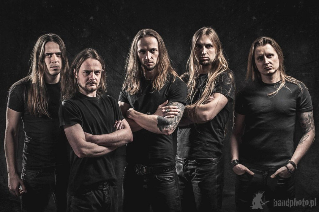 Paweł Ostrowski z The Sixpounder: Jeśli ktoś ma otwartą głowę, to doceni nas na scenie