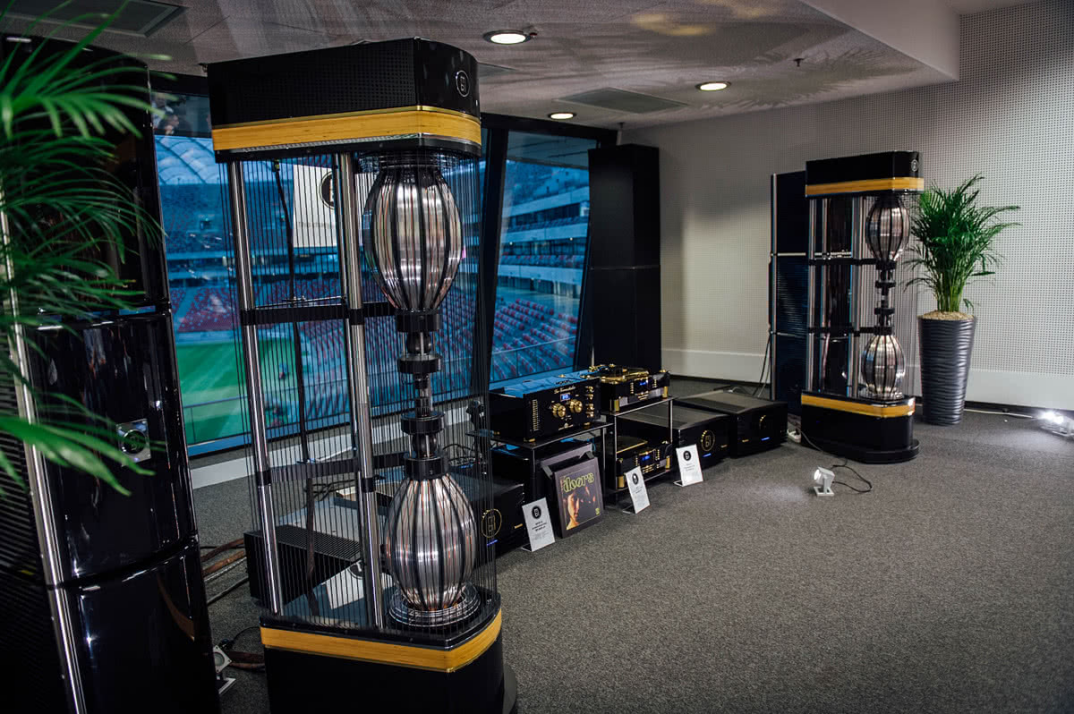 mbl 101-Extreme Radialstrahler z elektroniką mbl. Ciekawe systemy na AVS