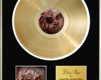 Hunter odbiera Złotą Płytę i pracuje nad nowym krążkiem