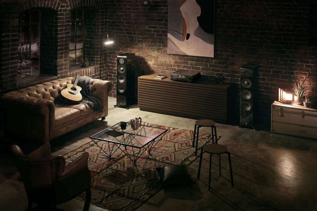 Nowości Yamahy: sieciowy amplituner stereo R-N2000A i kolumny głośnikowe NS-2000A