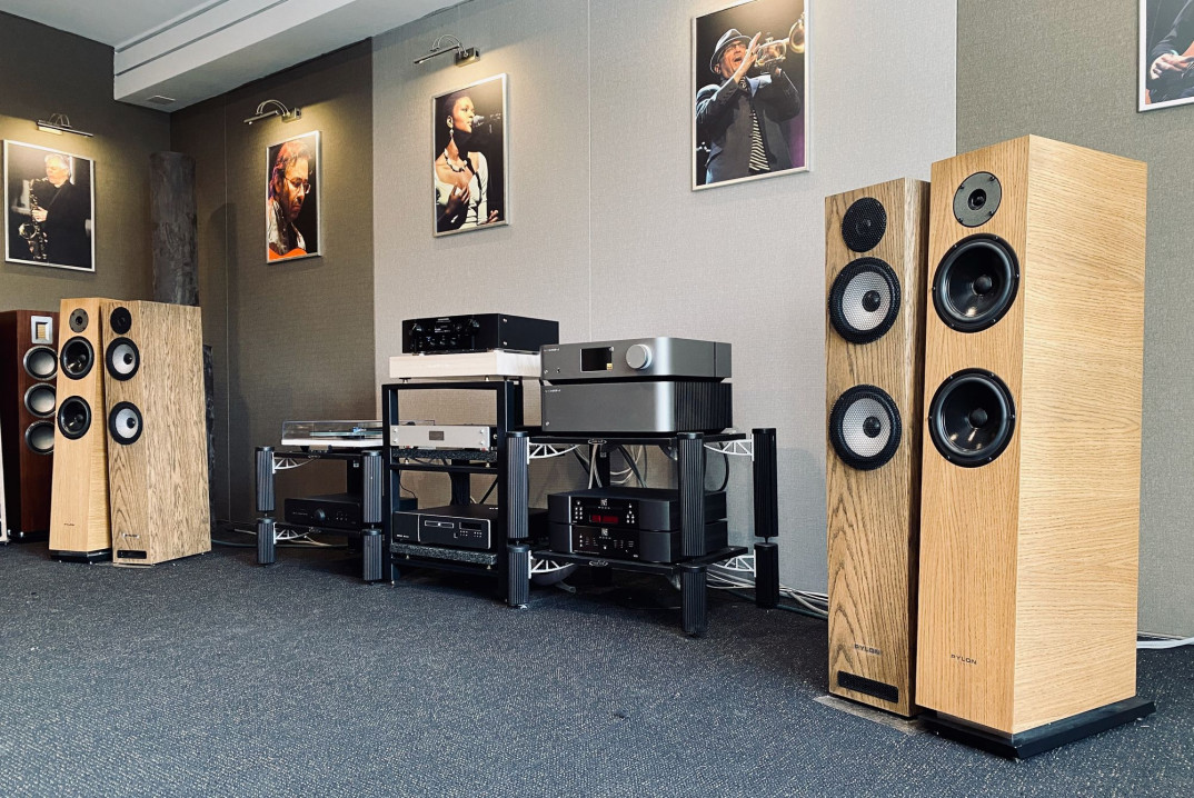 Q21 poleca: Marantz PM7000N  i Pylon Audio Diamond 28