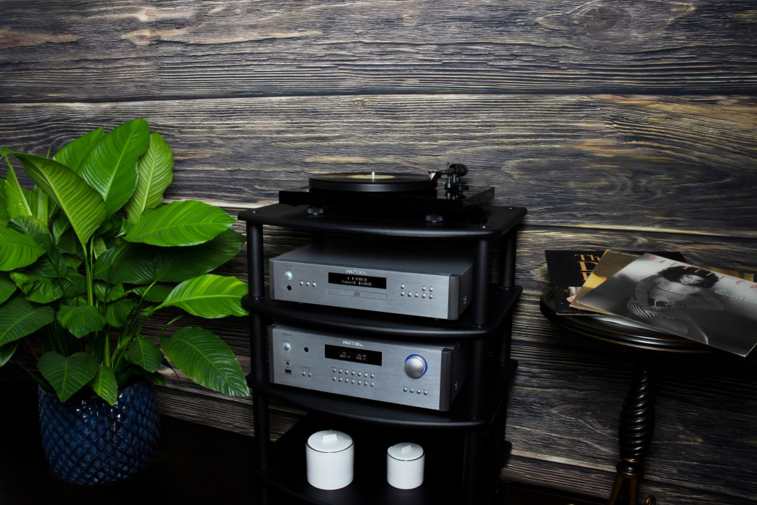 Trzy wzmacniacze Rotel w wersji MkII