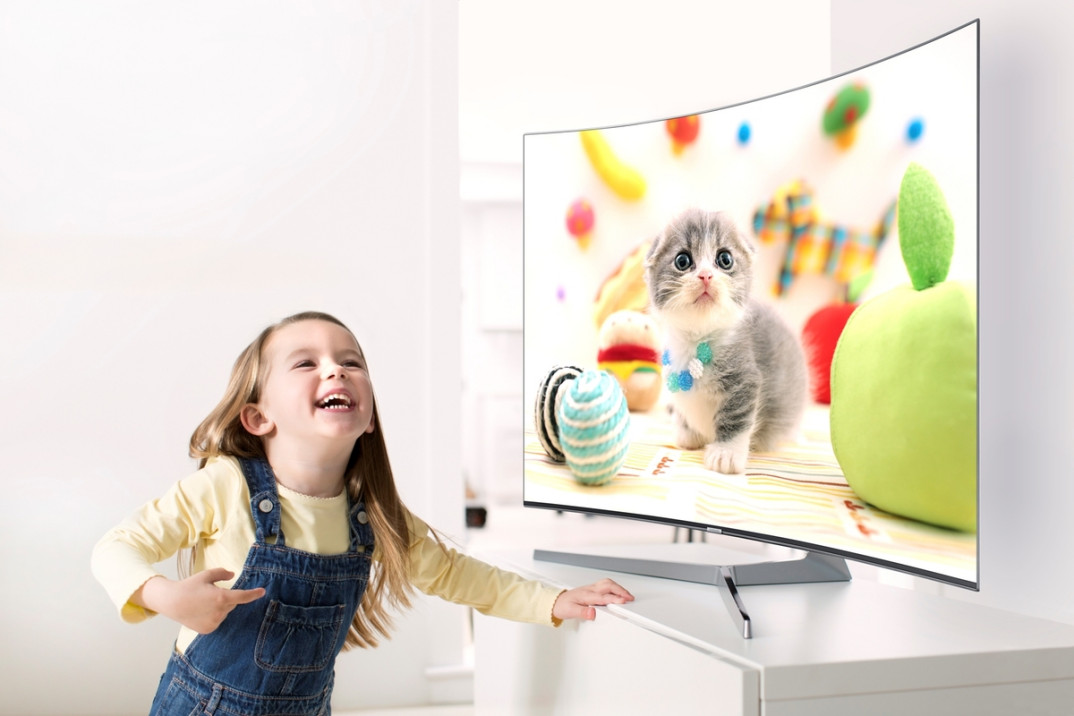 Telewizor Samsung SUHD KS9000 w przedsprzedaży
