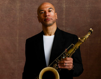 Walter Smith III kontynuuje projekt "TWIO". Na nowej płycie jazzowe klasyki