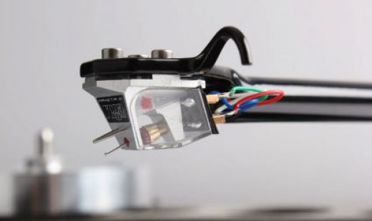 Najnowsza flagowa wkładka gramofonowa Rega Apheta 2 w salonie Q21