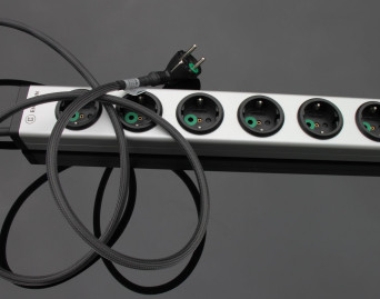 Listwa zasilająca EHMANN MasterLine ML-X15 Carbon, 16 A/3600 W