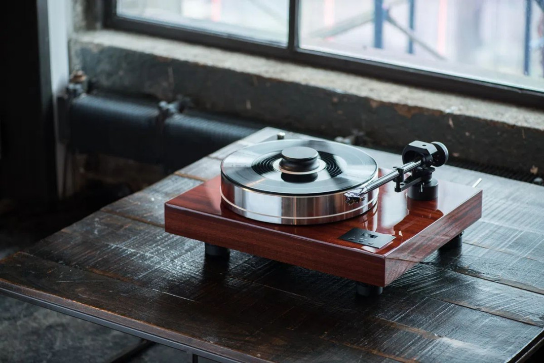Odsłuchy gramofonów i bezpłatne warsztaty z kalibracji w poznańskim HTaudio