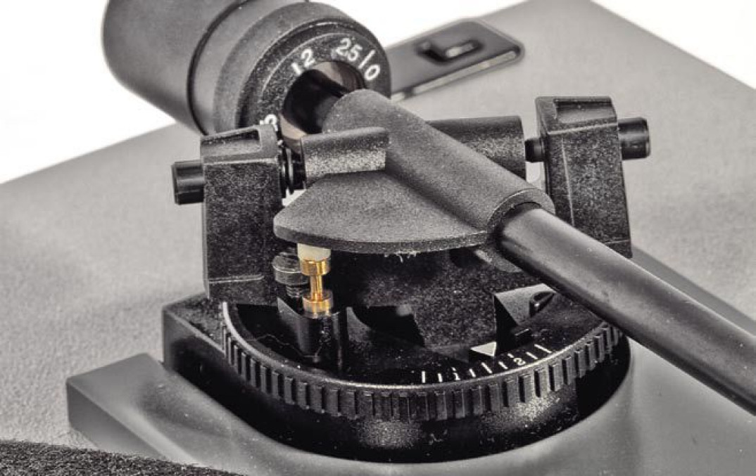 Jakie urządzenia są potrzebne do kalibracji gramofonu?