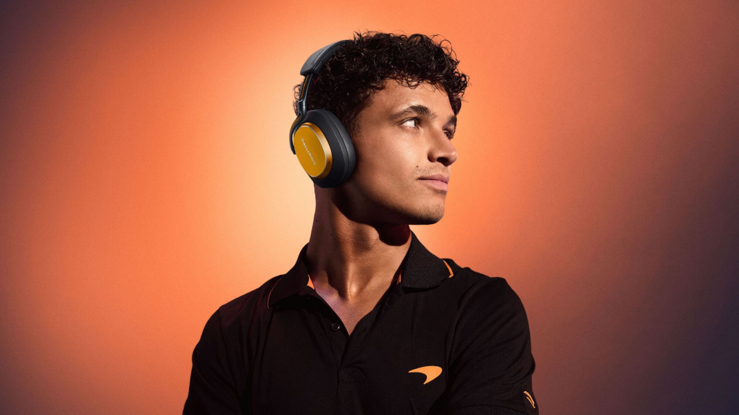 Lando Norris ma "swoje" słuchawki. Bowers &amp; Wilkins Px8 S2 McLaren Edition w nowej odsłonie