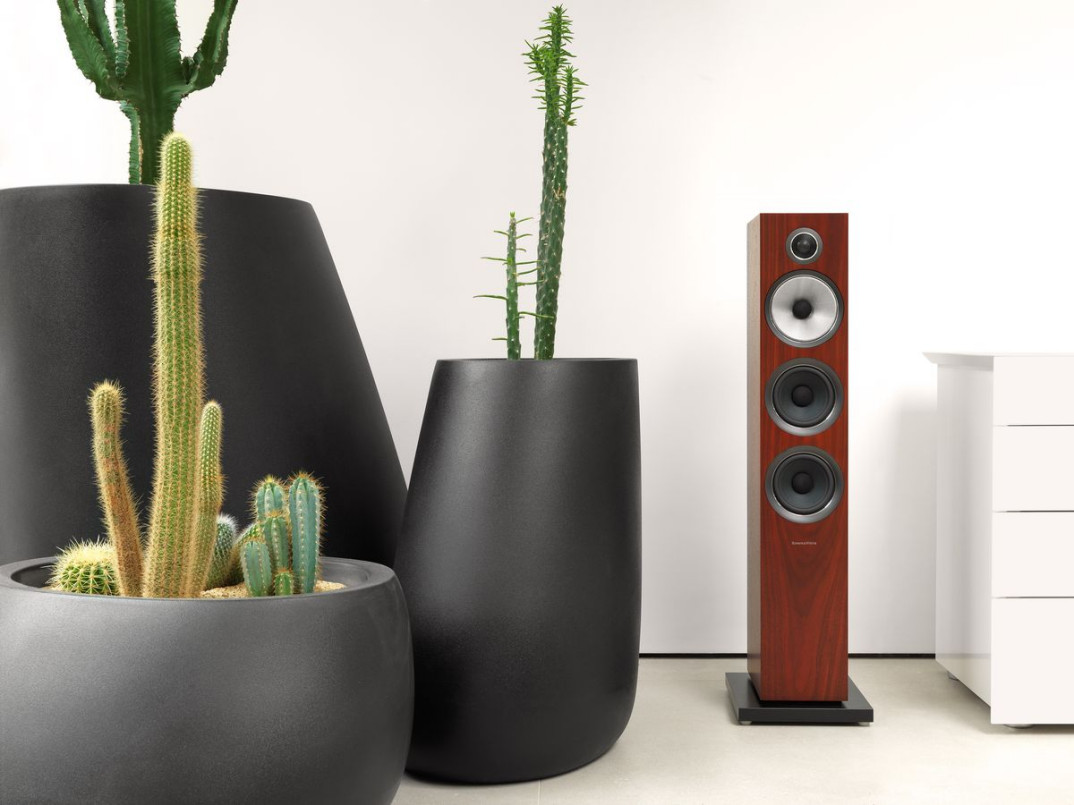 Nowa seria Bowers &amp; Wilkins 700 S2