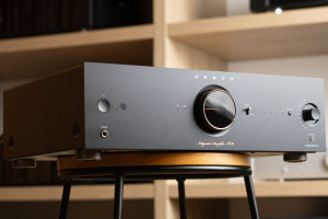 Trzy urządzenia Onkyo z serii Icon w oferce salonu Q21