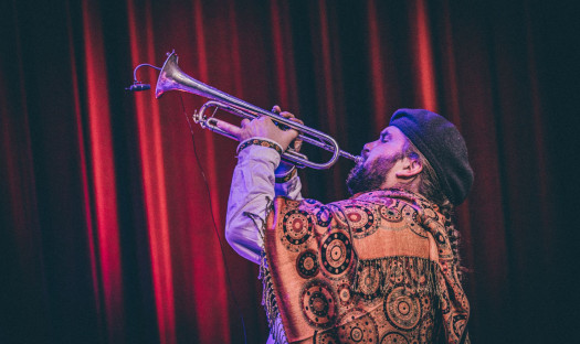 Piotr Damasiewicz z zespołem w trasie promującej album "Skawa"