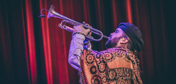 Piotr Damasiewicz z zespołem w trasie promującej album "Skawa"