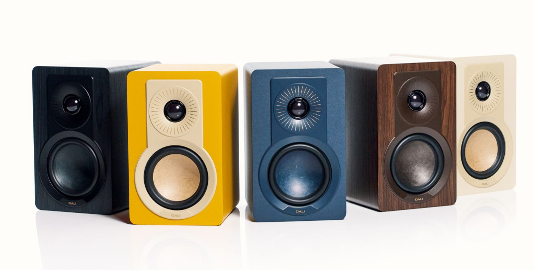 DALI KUPID - nowe kolorowe kolumny podstawkowe w bardzo przystępnej cenie