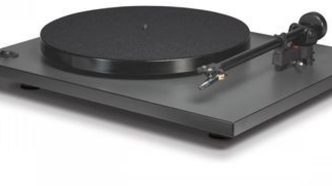 Gramofon NAD C556 w pabianickim salonie Q21
