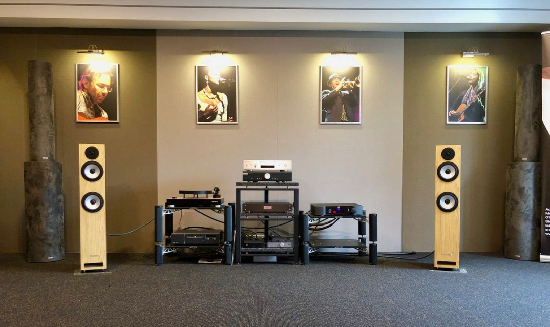 Odsłuchy kolumn Pylon Ruby 25 w salonie Q21