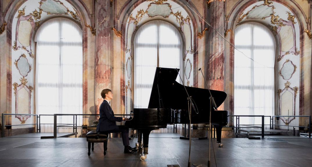 Jan Lisiecki prezentuje "Night Music" - nowy eAlbum oraz Visual Album