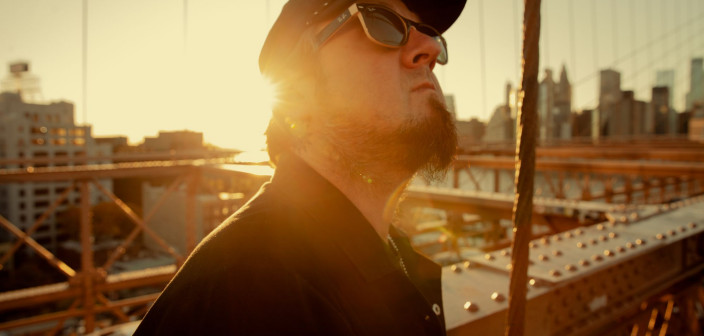 Robert Cichy zaprezentował "Piach i wiatr" - singiel ze swojej nadchodzącej płyty