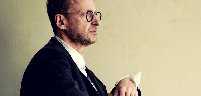 Mateusz Pospieszalski z nowym utworem "Mironczarnia". Niebawem premiera płyty z wierszami Białoszewskiego