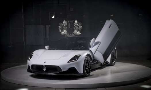 System nagłośnienia Sonus faber w Maserati MC20. Szczegóły, film, zdjęcia