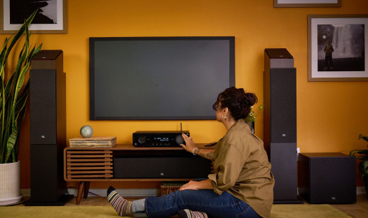 Amplitunery Modren Audio i kolumny Stage 2 - rozwiązanie JBL dla kina domowego