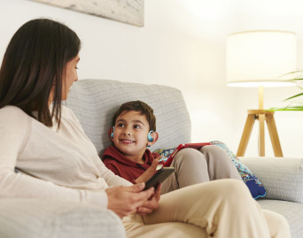 Słuchawki dla dzieci JBL Junior Free - bezpieczny poziom decybeli i możliwość kontroli rodzicielskiej