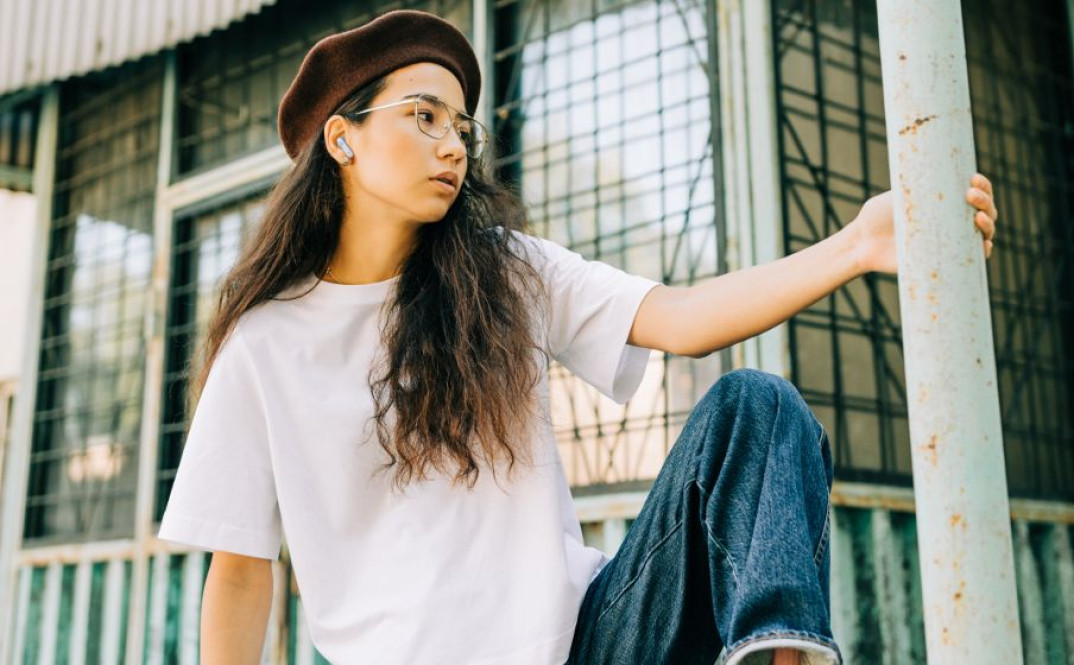 Nowe słuchawki douszne JBL Wave 300 TWS