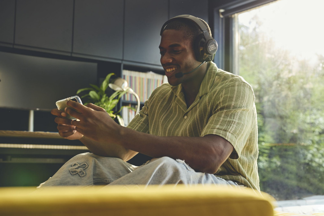 JBL Quantum 360 Wireless - nowy bezprzewodowy wokółuszny zestaw słuchawkowy do gier