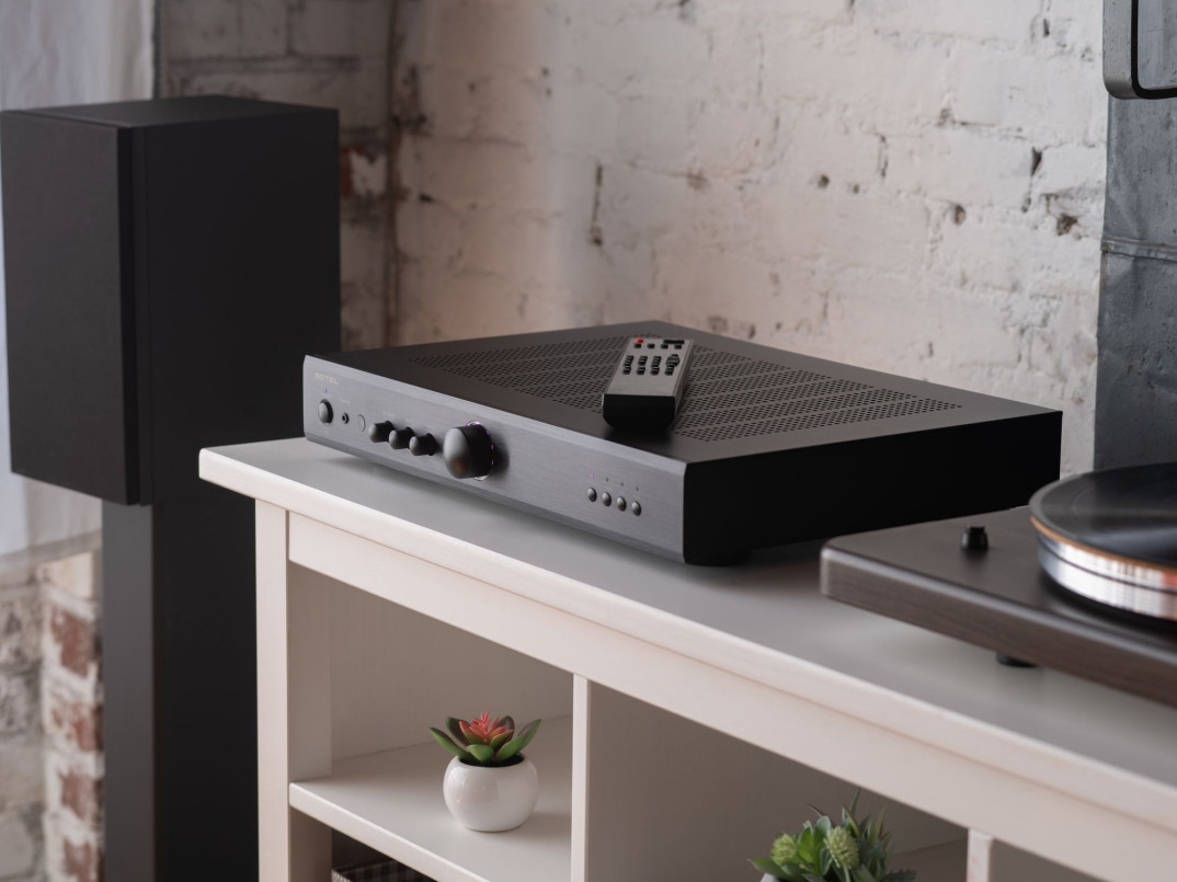 Rotel A8 - nowy wzmacniacz zintegrowany w sierpniu trafi do sprzedaży