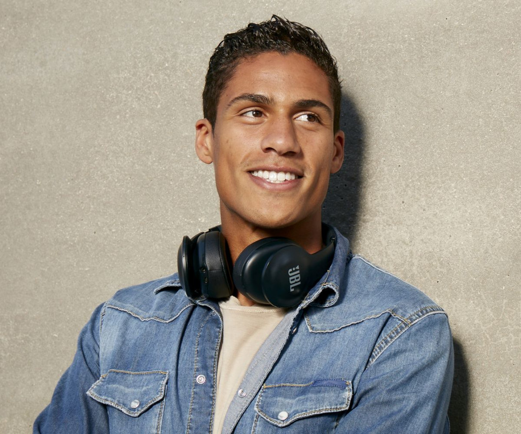 Raphael Varane ambasadorem JBL