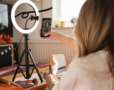 Kariera tiktokera w 2025 roku. O dynamicznym montażu wideo, AI i narzędziach, które pomogą Ci zacząć