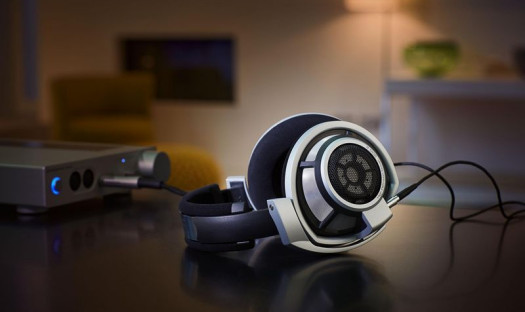 Salon Q21 dealerem słuchawek Sennheiser