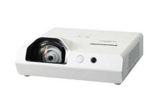 Nowe krótkoogniskowe projektory Panasonic