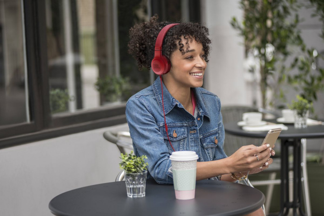 Słuchawki JBL E15 i JBL E35