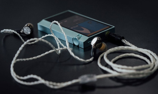 Astell&amp;Kern AK70 + AK T8iE MKII