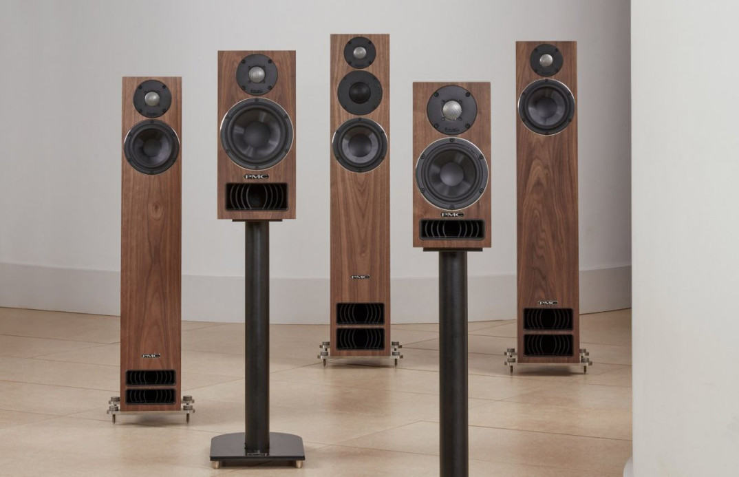 Nowa seria kolumn PMC Twenty5i w salonie Q21