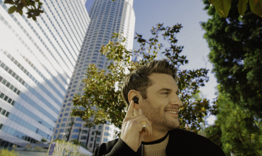 Tour Pro+ TWS - kolejne prawdziwie bezprzewodowe słuchawki JBL 