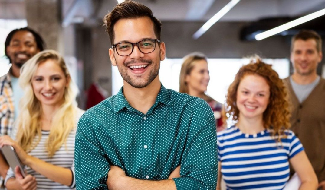 Salon Q21 z Pabianic poszukuje pracownika. Praca od zaraz