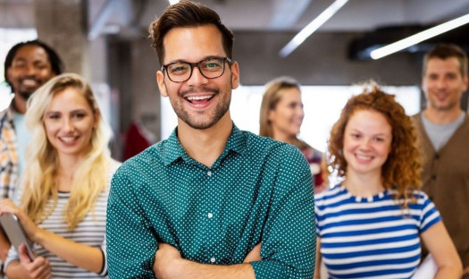 Salon Q21 z Pabianic poszukuje pracownika. Praca od zaraz