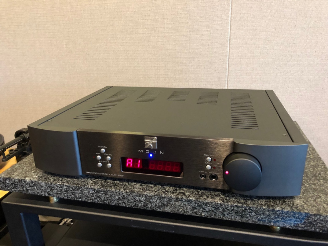 Odsłuchy wzmacniacza zintegrowanego Moon 340i X w salonie Q21