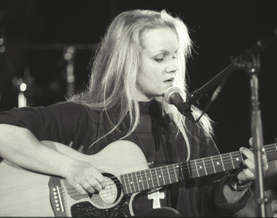 "Nightbird" Evy Cassidy już w sklepach