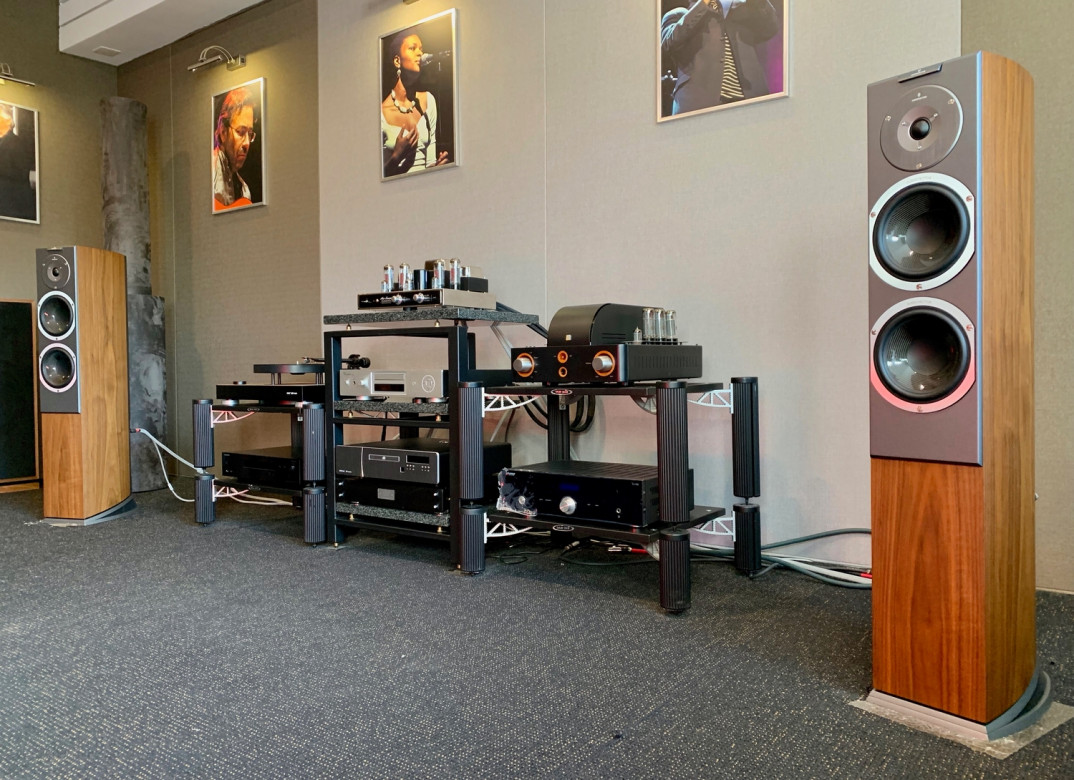 Odsłuchy kolumn Audiovector R3 Signature w salonie Q21